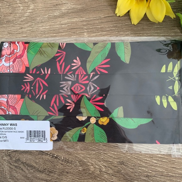 Johnny Was Floral Cotton Face Mask - Picture 2 of 5
